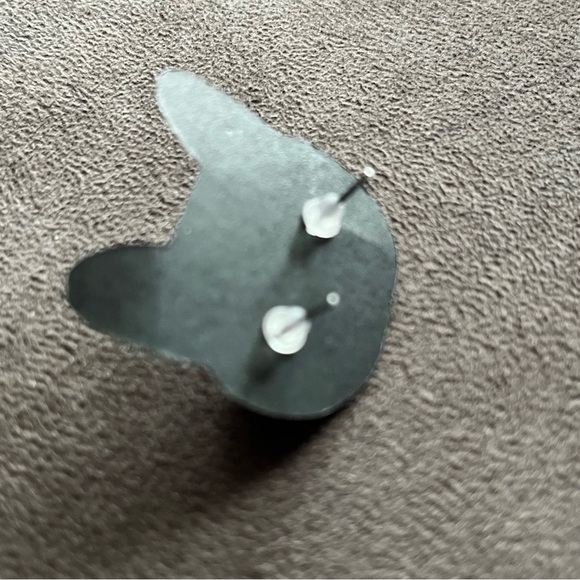 NWOT Pearl necklace & earring set. Pearl necklace has a flower in the center. - Picture 7 of 7